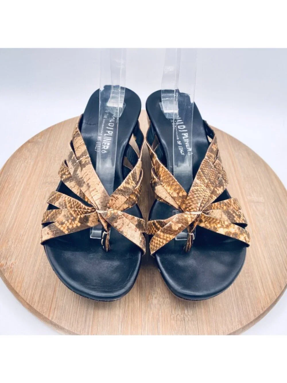 Donald J Pliner Sandals Womens 8 Brown Leather Strappy Wedge Thong Italy